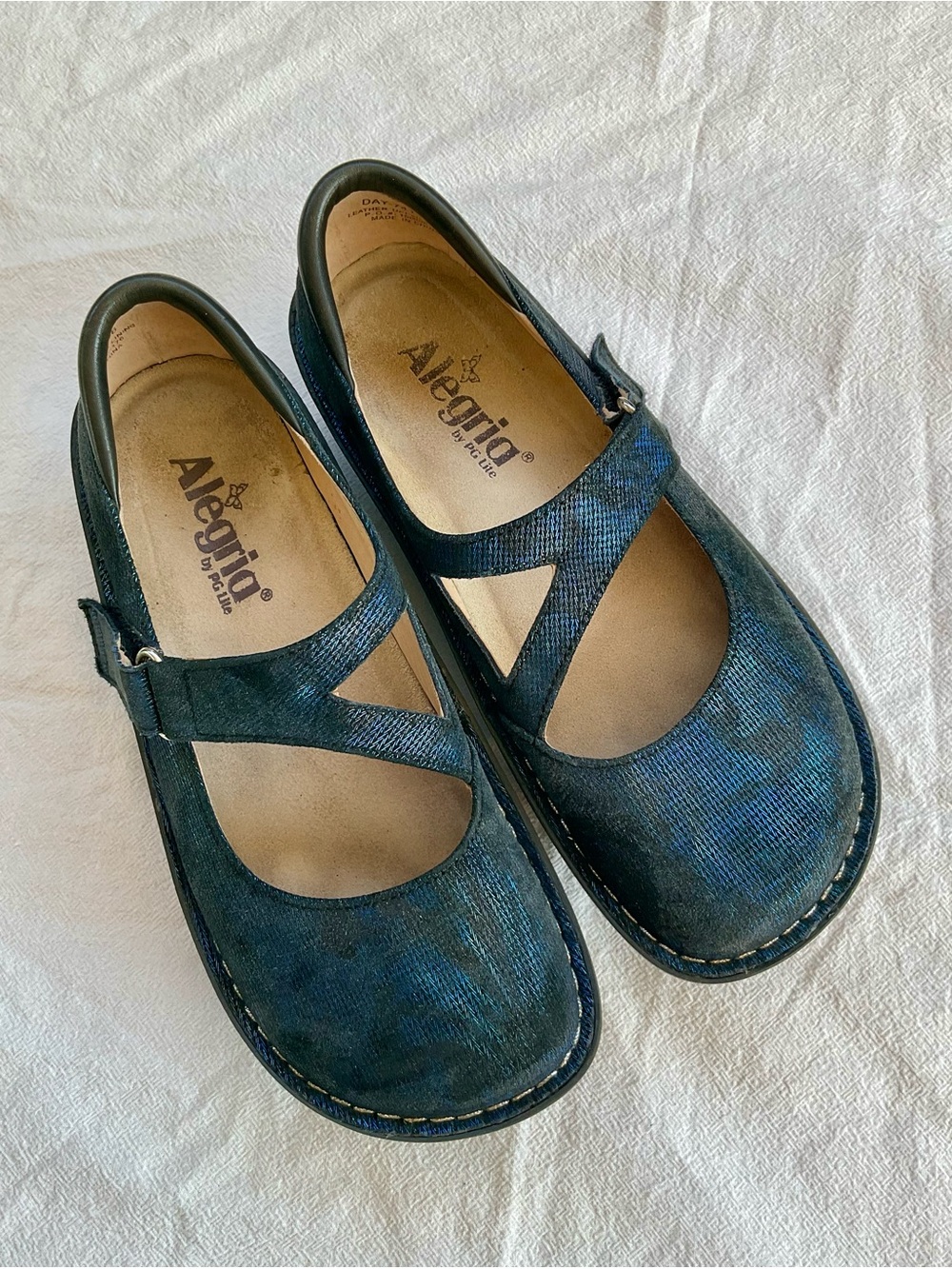 Alegria Dayna Blue Disco Iridescent Comfort Mary Jane Shoes Sz 36 US 5.5